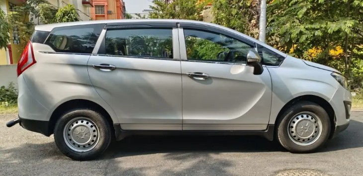 MPV — 8 Seater Premium Car Rental in Tarapith (Mahindra Marazzo)